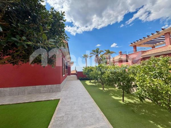 Casa independiente en avenida Oviedo, 21 -15