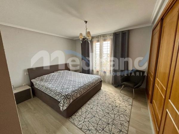 Casa independiente en avenida Oviedo, 21 -15