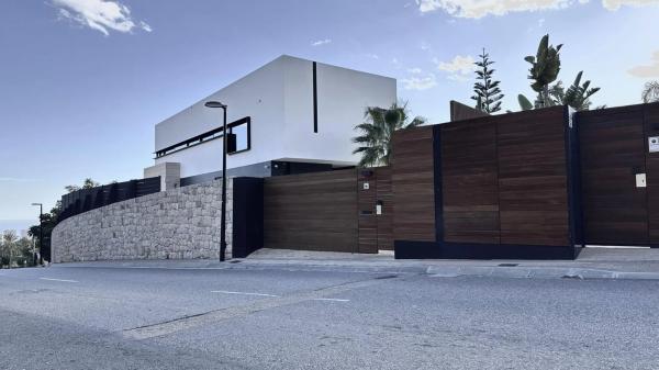 Casa independiente en calle Viena