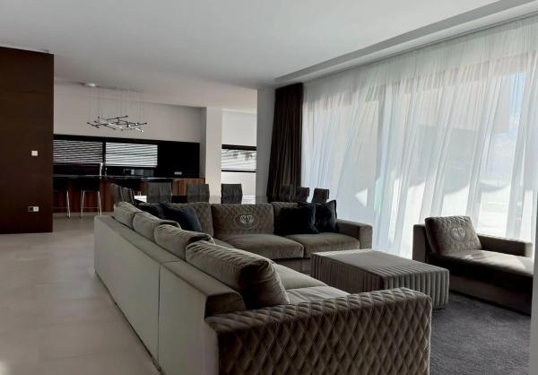 Casa independiente en calle Viena