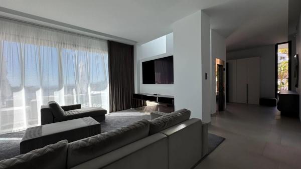 Casa independiente en calle Viena