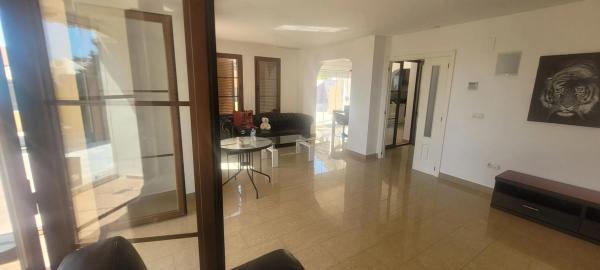 Casa independiente en calle Roma