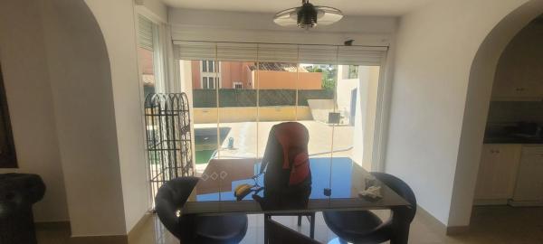 Casa independiente en calle Roma