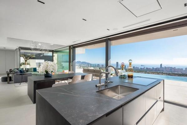 Casa independiente en calle Viena