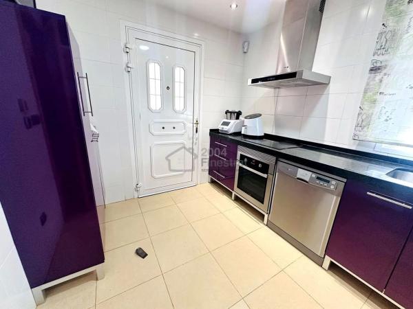 Casa independiente en avenida de la Marina Baixa