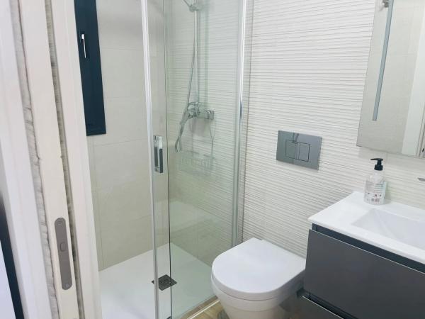 Chalet adosado en avenida Costa Brava, 33