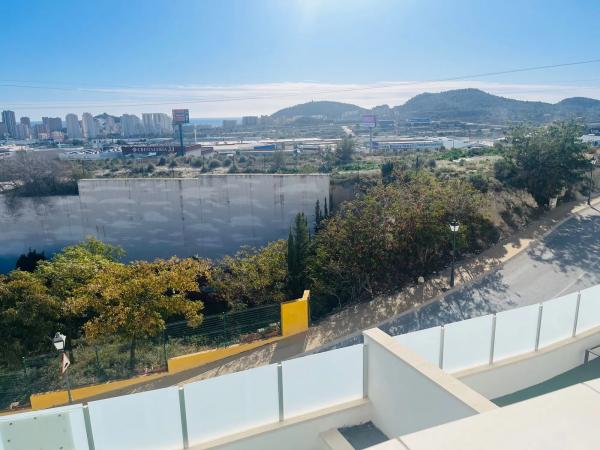 Chalet adosado en avenida Costa Brava, 33