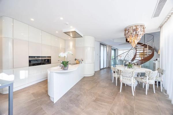 Casa independiente en calle Praga