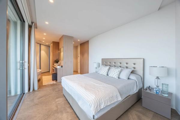 Casa independiente en calle Praga