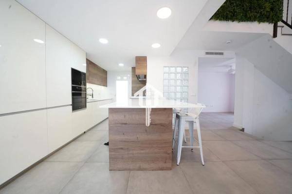 Chalet adosado en calle de les Paulines