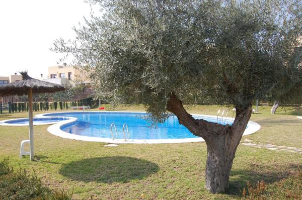 Chalet adosado en calle Capricornio, 9