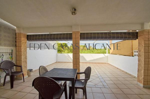 Chalet adosado en calle de I'Ametller