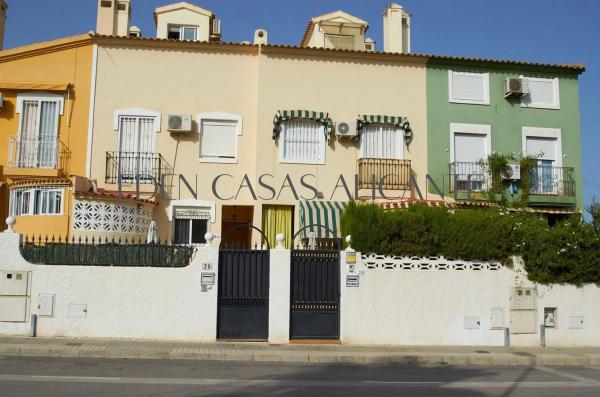 Chalet adosado en calle de I'Ametller