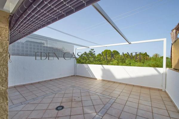 Chalet adosado en calle de I'Ametller