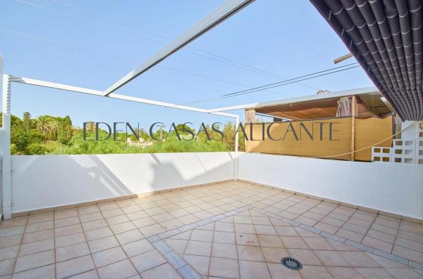 Chalet adosado en calle de I'Ametller