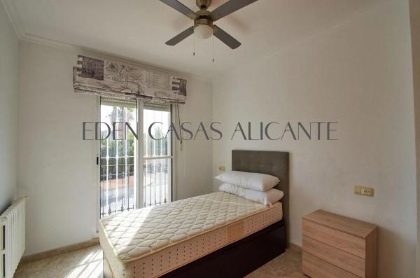 Chalet adosado en calle de I'Ametller