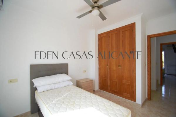 Chalet adosado en calle de I'Ametller