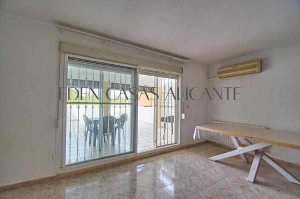 Chalet adosado en calle de I'Ametller