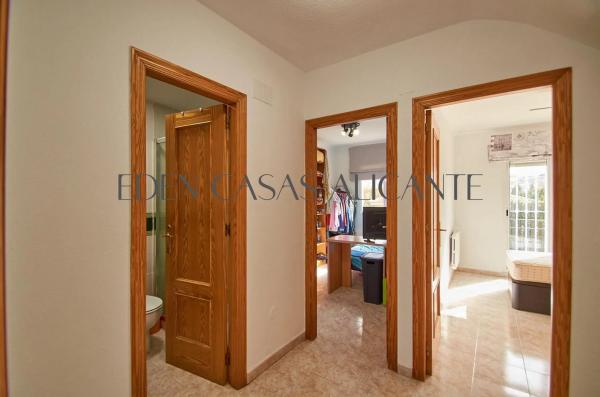 Chalet adosado en calle de I'Ametller