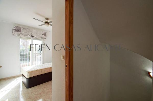 Chalet adosado en calle de I'Ametller