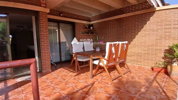 Casa independiente en calle Aries