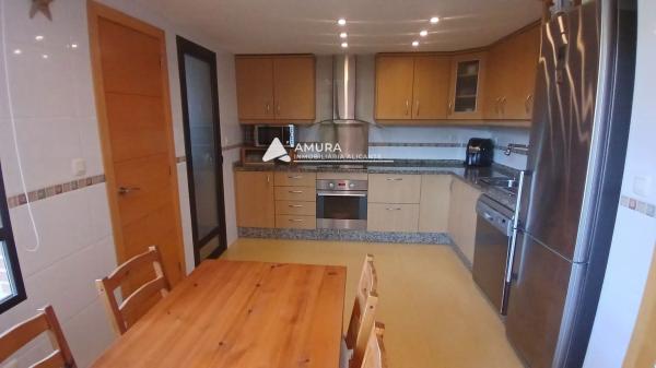 Casa independiente en calle Aries