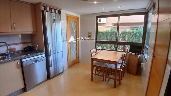 Casa independiente en calle Aries