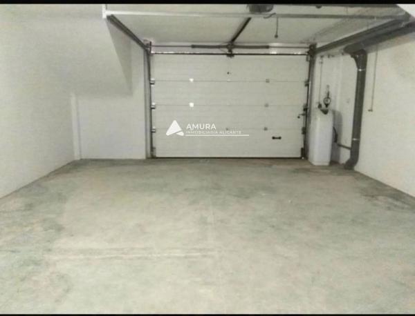 Casa independiente en calle Aries