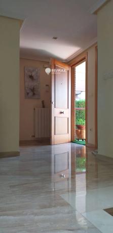 Chalet pareado en calle Aries