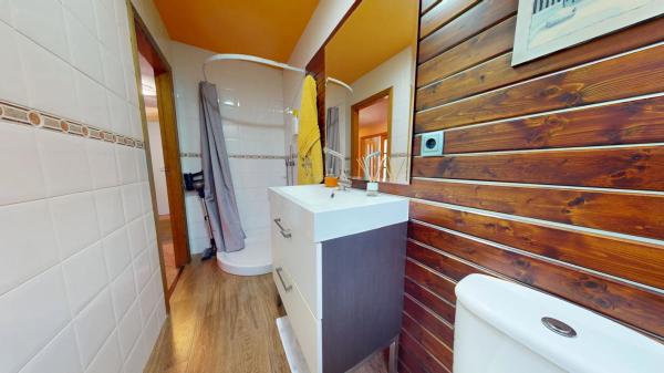 Casa independiente en calle de Mondúver