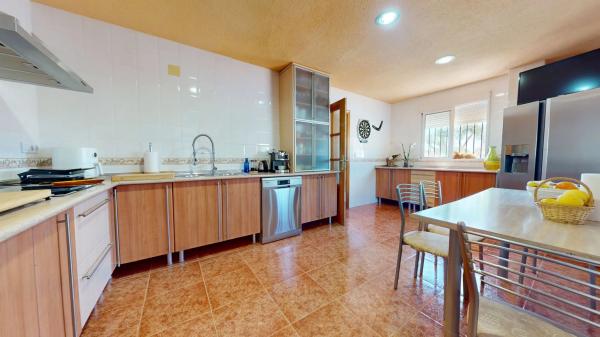 Casa independiente en calle de Mondúver