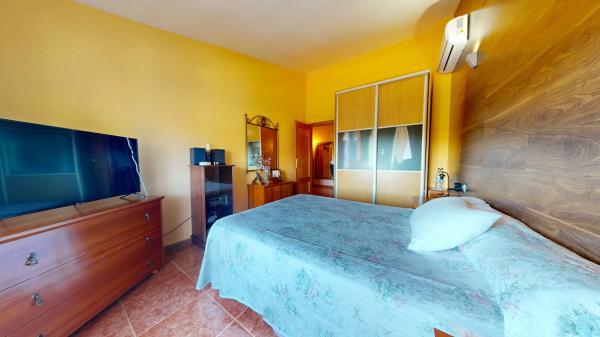 Casa independiente en calle de Mondúver