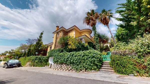 Casa independiente en calle de la Boira