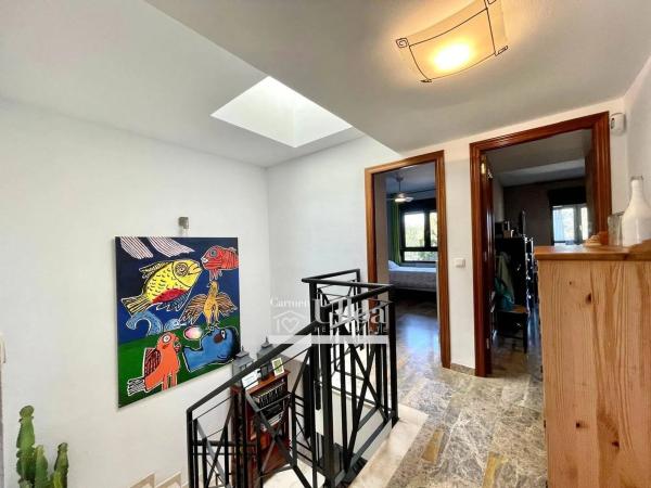 Chalet pareado en calle Pegas