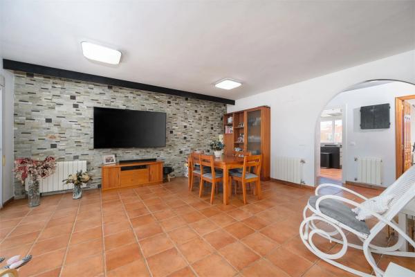 Chalet adosado en calle de I'Ametller, 56