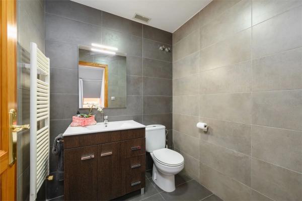 Chalet adosado en calle de I'Ametller, 56