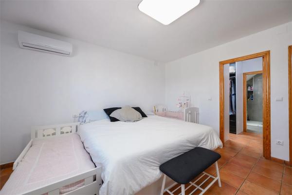 Chalet adosado en calle de I'Ametller, 56