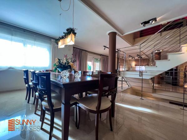 Casa independiente en calle Pintor el Greco