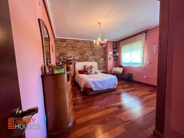 Casa independiente en calle Pintor el Greco