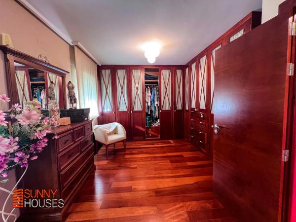 Casa independiente en calle Pintor el Greco