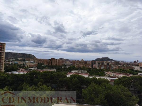 Ático en calle Pintor Pedro Camacho