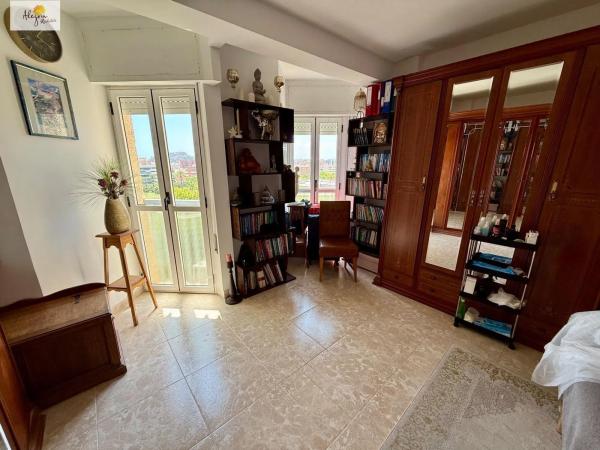 Piso en calle Pintor Antonio Amorós