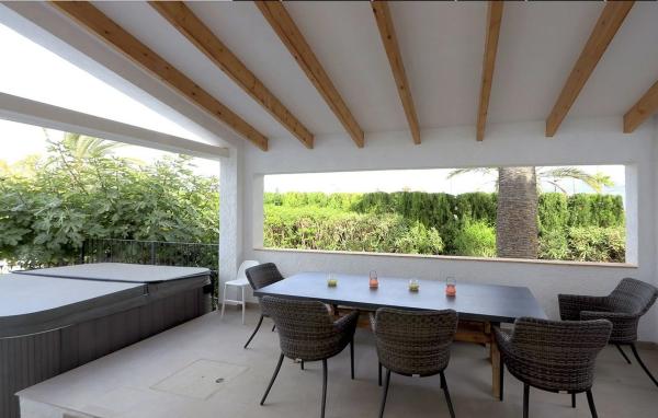 Casa independiente en Urbanización Albir Zona 2