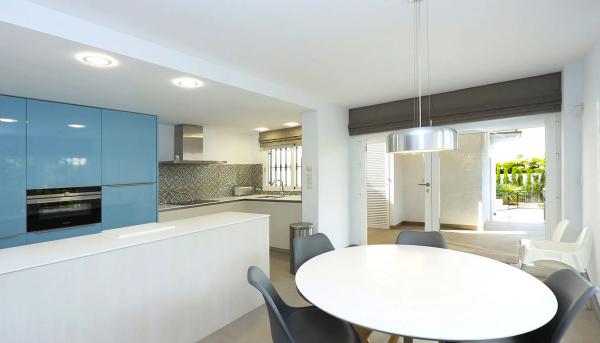 Casa independiente en Urbanización Albir Zona 2