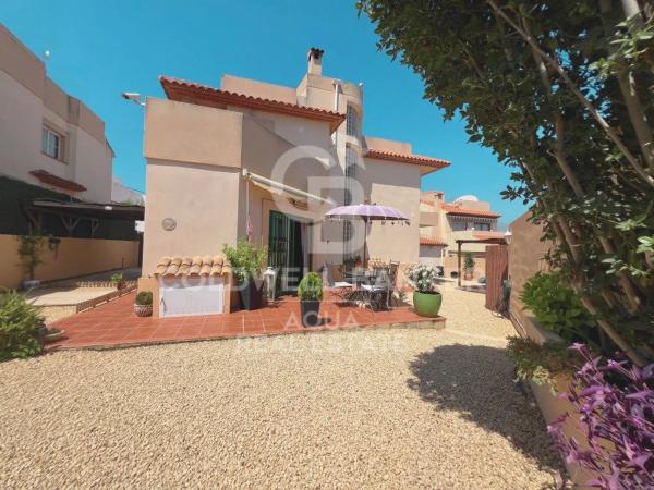 Casa independiente en calle los Leones, 11 -1