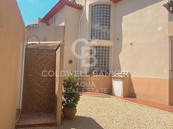 Casa independiente en calle los Leones, 11 -1