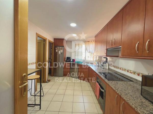 Casa independiente en calle los Leones, 11 -1