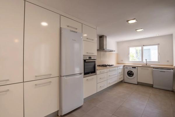 Chalet pareado en calle Austral