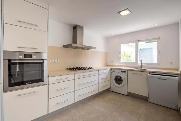 Chalet pareado en calle Austral