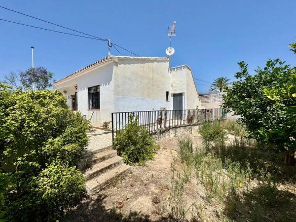 Casa independiente en calle Xorta